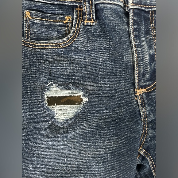 Old Navy distressed jeans with camo detail - Picture 2 of 6